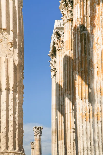 Kolumny korynckie, Świątynia Zeusa, Ateny — Zdjęcie stockowe