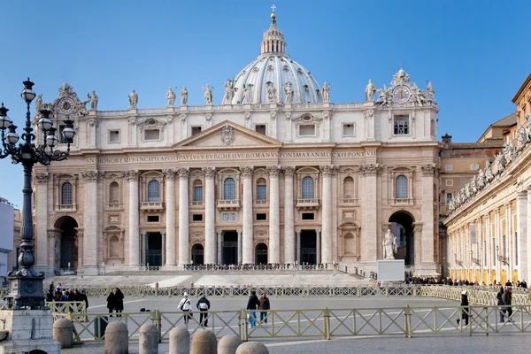 St Peter Basilica from square, Vatican, Italy — Stock Photo, Image
