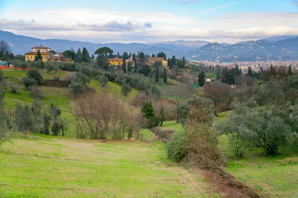 Toskánskými kopci nedaleko Florencie — Stock fotografie