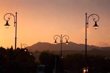 günbatımı giardini Naxos, Sicilya