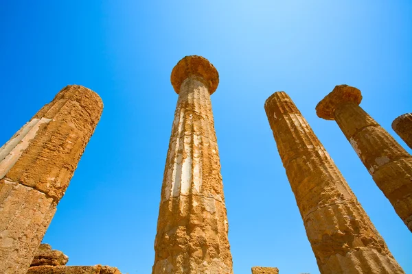 Dorian sloupce chrám Héraklés v agrigento, Sicílie — Stock fotografie