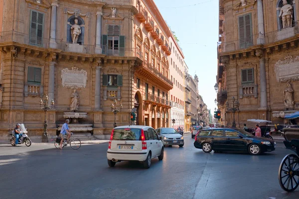 Quattro canti - barokní náměstí v palermo, Sicílie — Stock fotografie