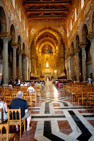 西西里 di，蒙雷阿莱室内大教堂 — 图库照片