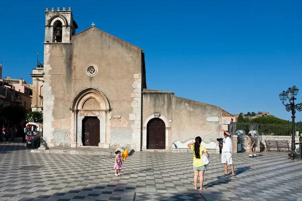 タオルミーナ、シチリア島のゴシック様式教会サン アゴスティーノ — ストック写真