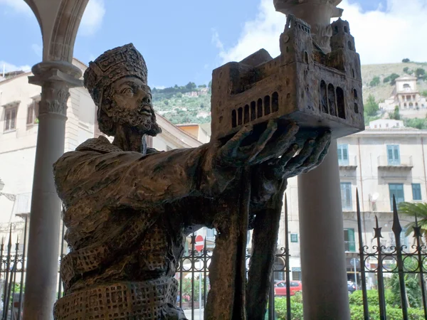 Statue des normannischen Königs in Monreale, Sizilien — Stockfoto