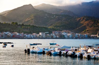 günbatımı Port giardini Naxos
