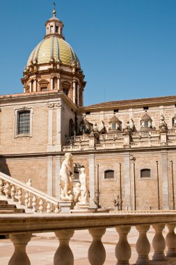 Çeşme pretoria Palermo heykeli