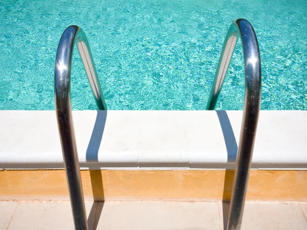 Maniglia piscina esterna — Foto Stock