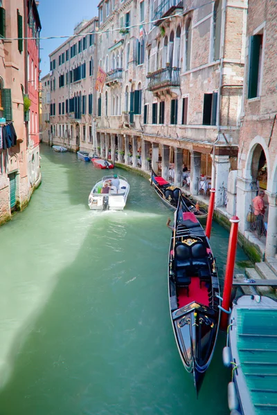 Canal i Venedig, Italien — Stockfoto
