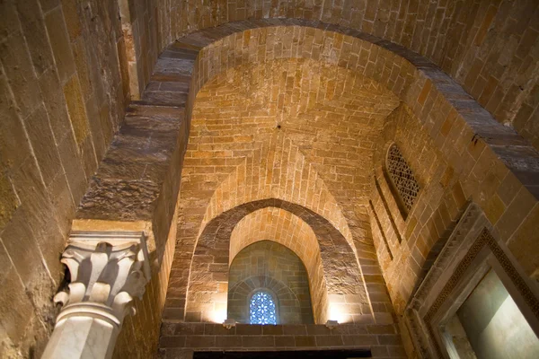 Vecchia torre nel palazzo normanno su Scily — Foto Stock