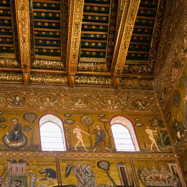 Ancienne mosaïque d'or dans la cathédrale de Cefalu — Photo