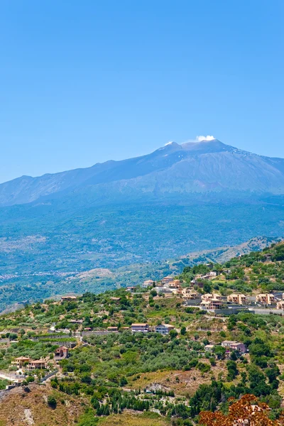 View on Etna in summer day — Stock Photo, Image