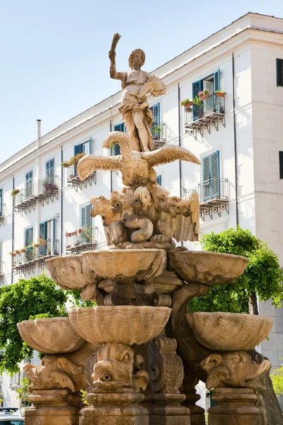 Brunnen in palermo, italien — Stockfoto