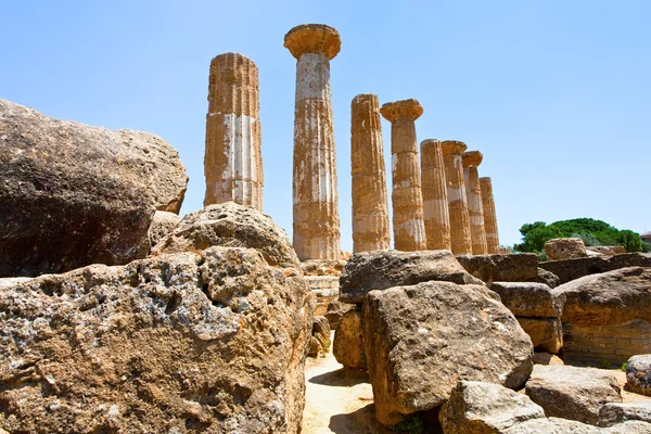 Dorian kolumny świątyni Heraklesa — Zdjęcie stockowe