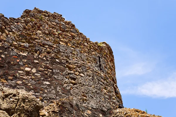 Stěny starověkých normanského hradu — Stock fotografie