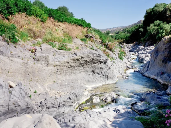 Letto del fiume Alcantara, Sicilia — Foto Stock