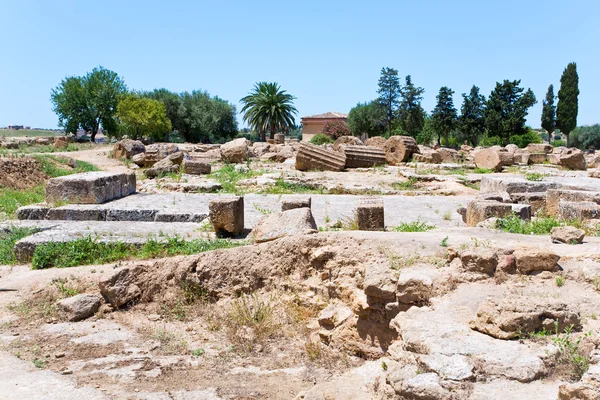 Ruinen eines antiken griechischen Tempels — Stockfoto