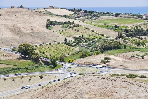 Traffic in countryside in Sicily — Stock Photo, Image