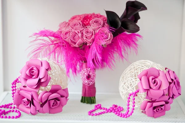 Bridal pink bouquet with two decorated spheres — Stock Photo, Image
