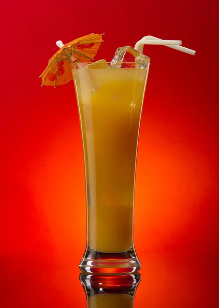 Portakal ve buz ile kokteyl — Stok fotoğraf