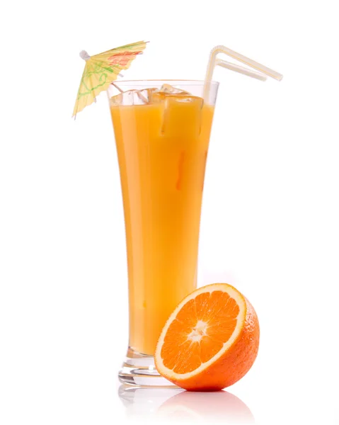 Koktajl pomarańczowy i lód — Zdjęcie stockowe