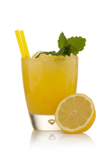 Cocktail Escorpião isolado em branco — Fotografia de Stock