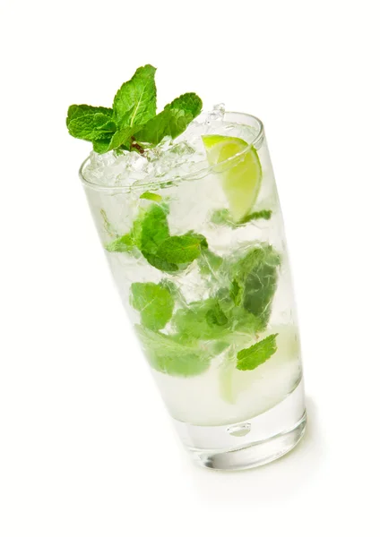 Mojito cocktail isolatie op een witte — Stockfoto