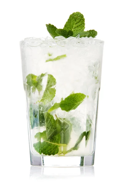 Mojito koktejl izolace na bílém — Stock fotografie
