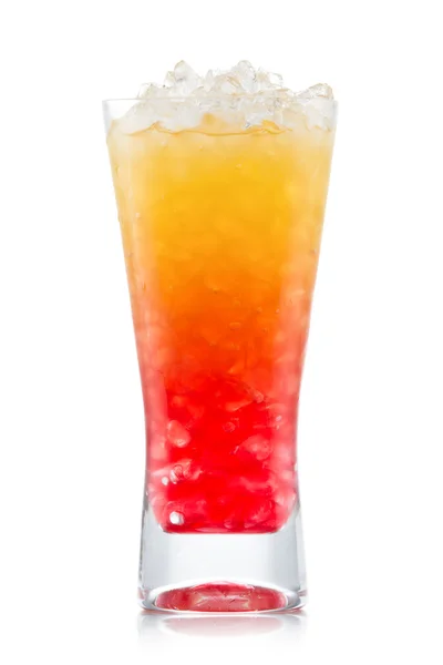 Tequila Sunrise cocktail geïsoleerd op een witte achtergrond — Stockfoto