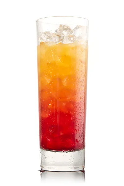Tequila Sunrise Cocktail isoliert auf einem weißen — Stockfoto