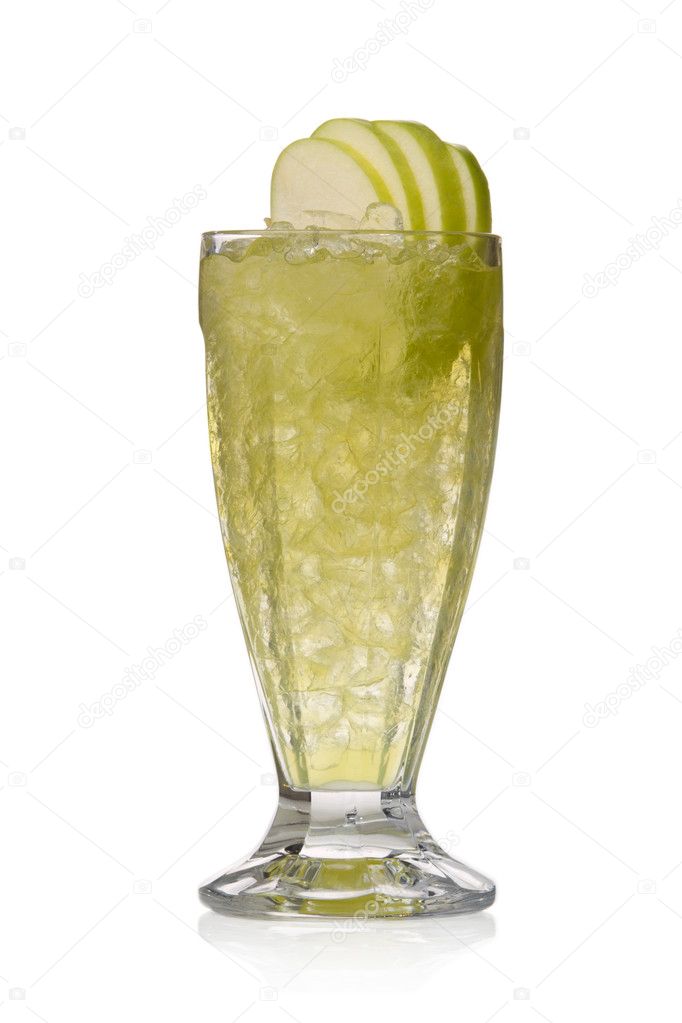 Cocktail with apples and ice