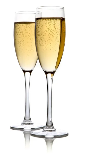 Ett glas champagne, isolerad på en vit bakgrund. — Stockfoto