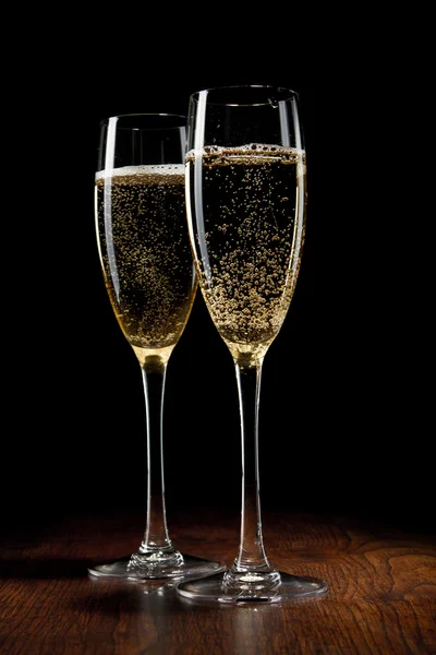 Два бокала с шампанским — стоковое фото