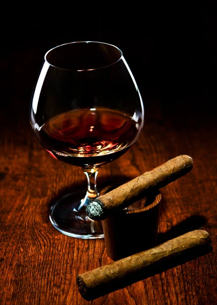 Cigarros y coñac — Foto de Stock