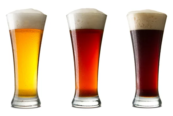 Três cervejas geladas, isoladas em branco — Fotografia de Stock