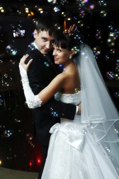 Sposa e sposo ballare — Foto Stock