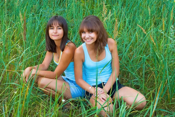 Dvě krásné sestry — Stock fotografie