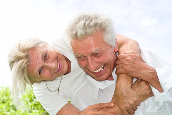 Trevligt äldre par — Stockfoto