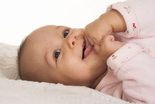 Lindo bebé mintiendo — Foto de Stock
