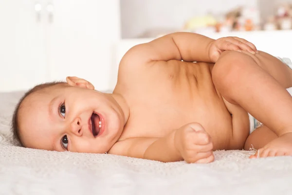Retrato de un bebé agradable — Foto de Stock