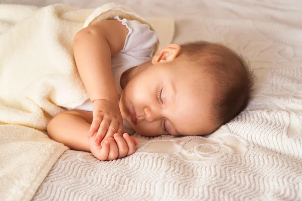 Bom bebê dormindo — Fotografia de Stock