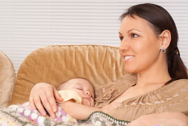 Happy mom with her baby — Stock Photo, Image