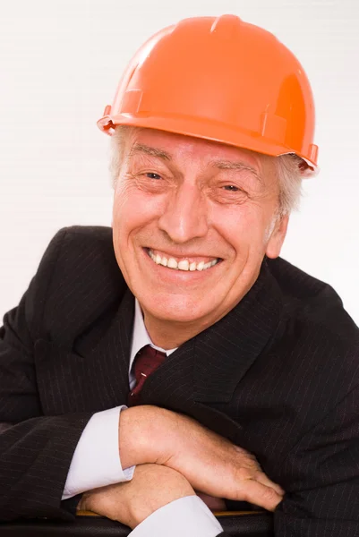 Oude bouwer in de helm — Stockfoto