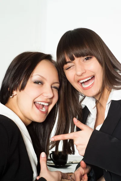 Dos mujeres de negocios agradables — Foto de Stock