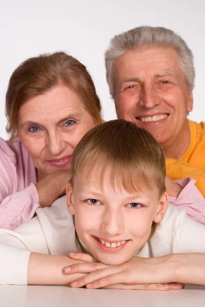 Enkel mit seinen Großeltern — Stockfoto
