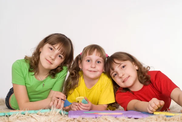 Trzy dziewczyny grające — Zdjęcie stockowe