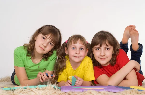 Tři dívky hrají — Stock fotografie