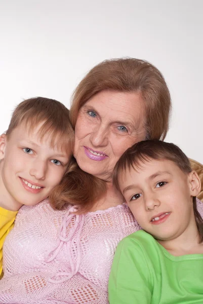 Grandmom és unokái — Stock Fotó