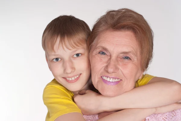Красивая бабушка и внук — стоковое фото