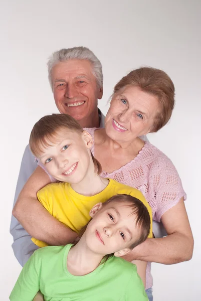 Бабусь і дідусів і онуків — стокове фото